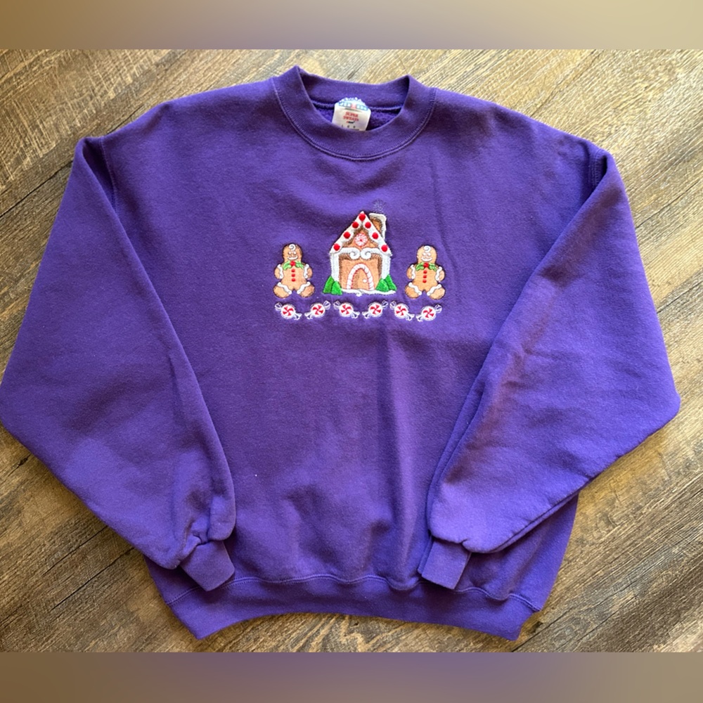 Vintage Chic Purple Gingerbread House Candy Ugly Christmas Crewneck Sweater L